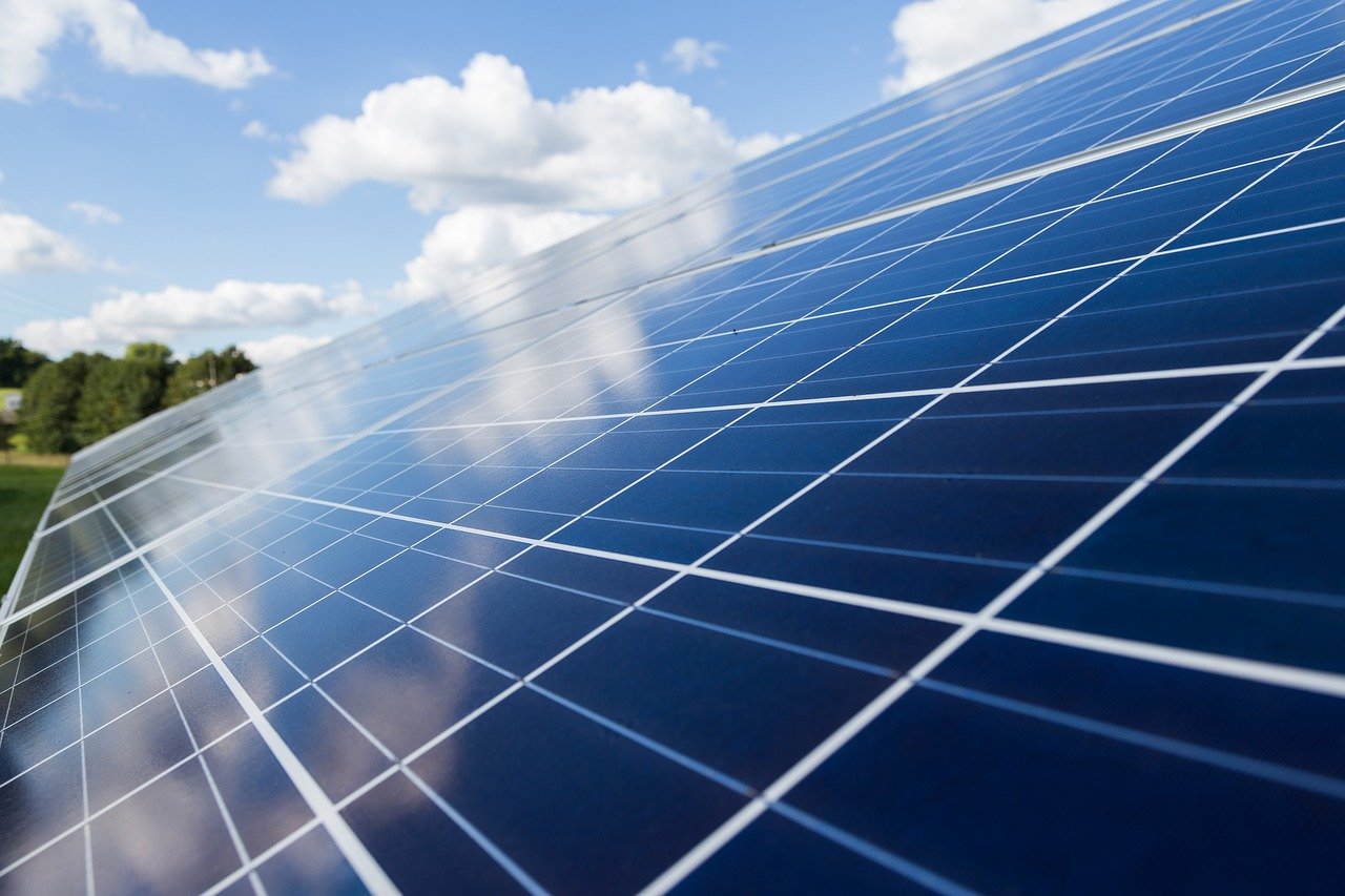 太陽光発電サービスを手掛ける株式会社アースコムの評判を徹底調査！